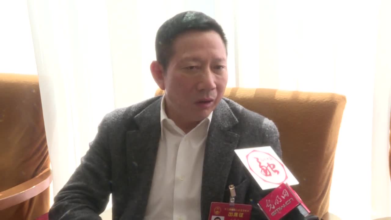 方中华：农村脱贫关键是发展村集体经济