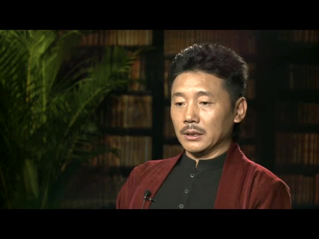 容中尔甲：声乐科班生火不过原生态歌手