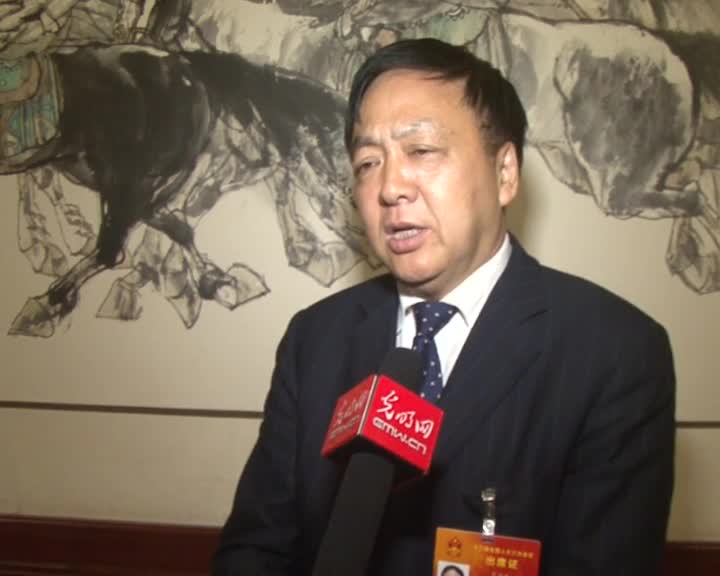 吴沛良代表：培育新型农民提高技术水平推进江苏农业现代化