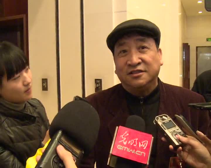 姜昆委员：春晚反腐小品开了个好头