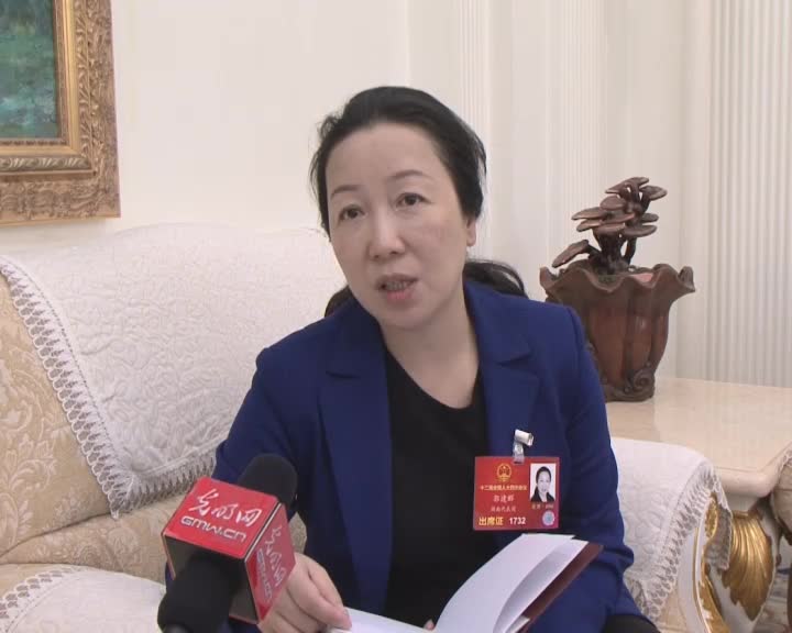 郭建群代表：要在脱贫攻坚战中抓好思想教育工作