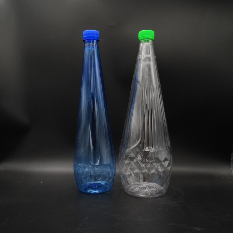 Transparent plastic bottles are widely available for various purposes, with complete specifications and reliable packaging production