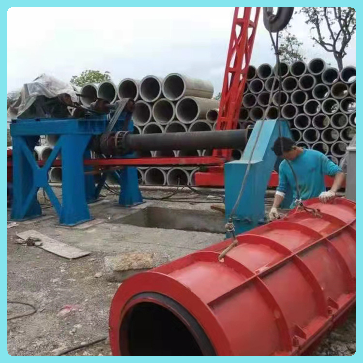 Cement well pipe molds are widely used, running smoothly, and the overall structure is stable