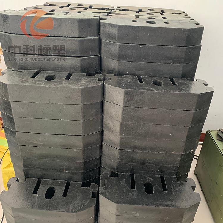 Zhongke Mining Car Accessories Rubber Buffer Block Mining 1 ton Rubber Block Black Fixed Mining Car Head