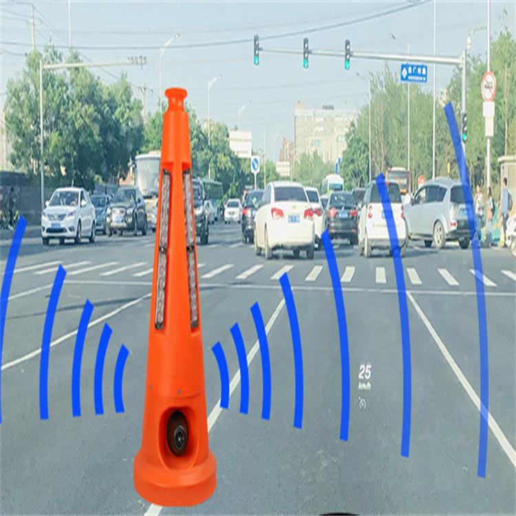 天恒博达声光路锥 高速施工路障锥 充电式LED发光路锥