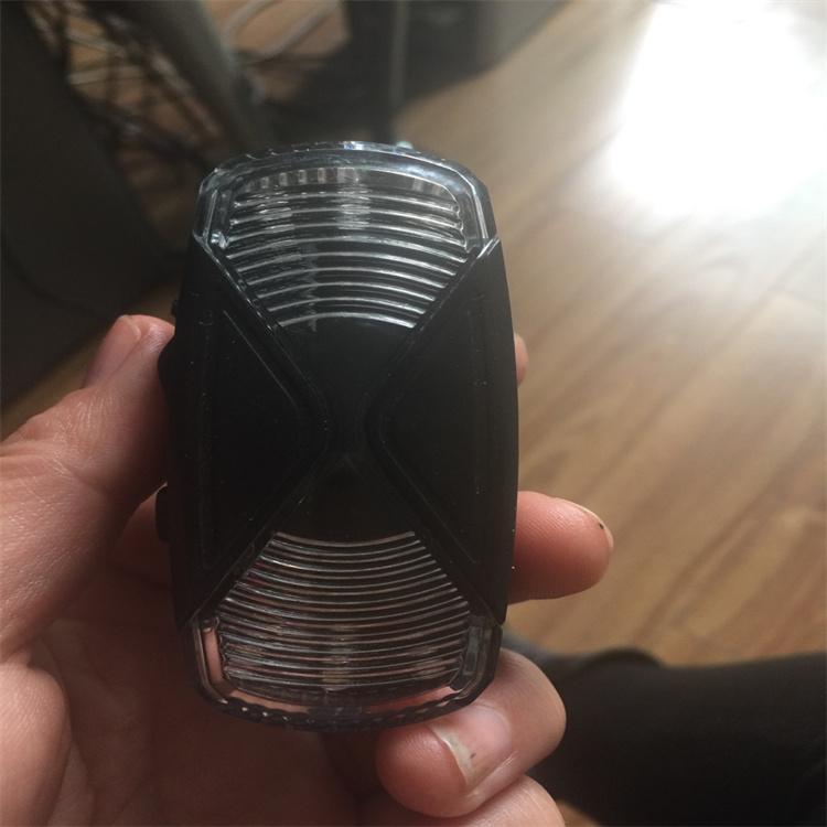 天恒博达骑行红蓝爆闪肩灯 交通救援肩灯