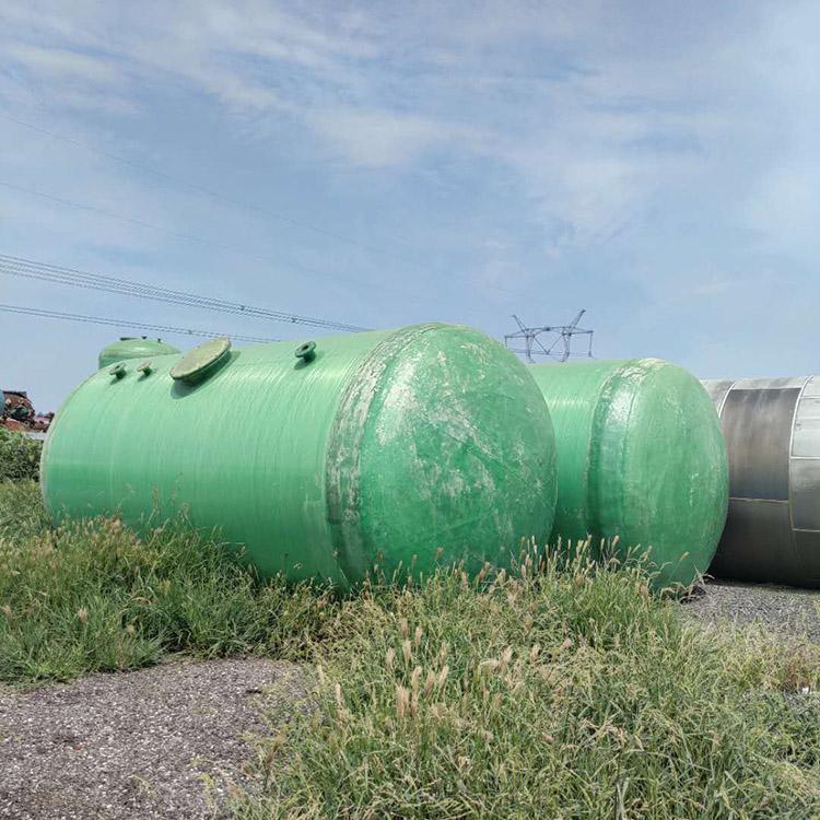 Used fiberglass tanks - Vertical horizontal fiberglass tanks for industrial and chemical purposes - Good sealing performance