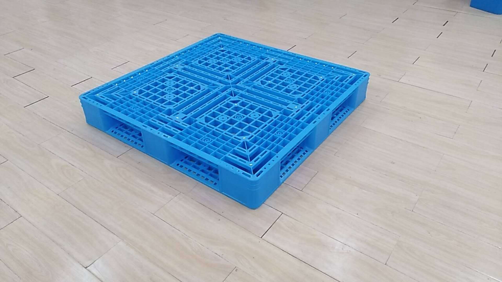 1111 grid shaped card board, plastic pallet manufacturer, large card board, plastic card board, moisture-proof pad, forklift pallet