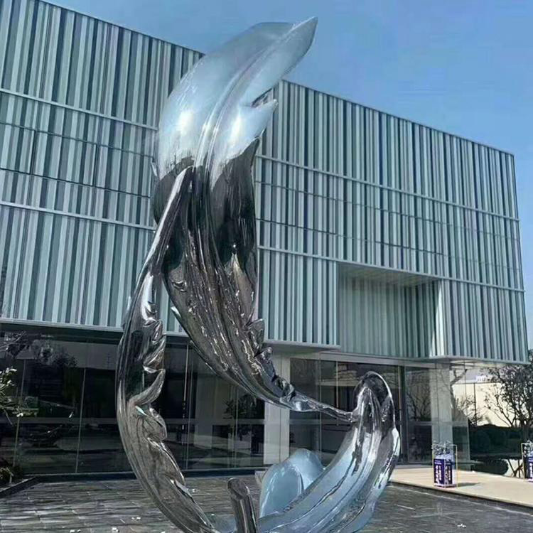 不锈钢羽毛雕塑定制 创意抽象商场水景摆件几何面动物海豚鲸鱼雕塑