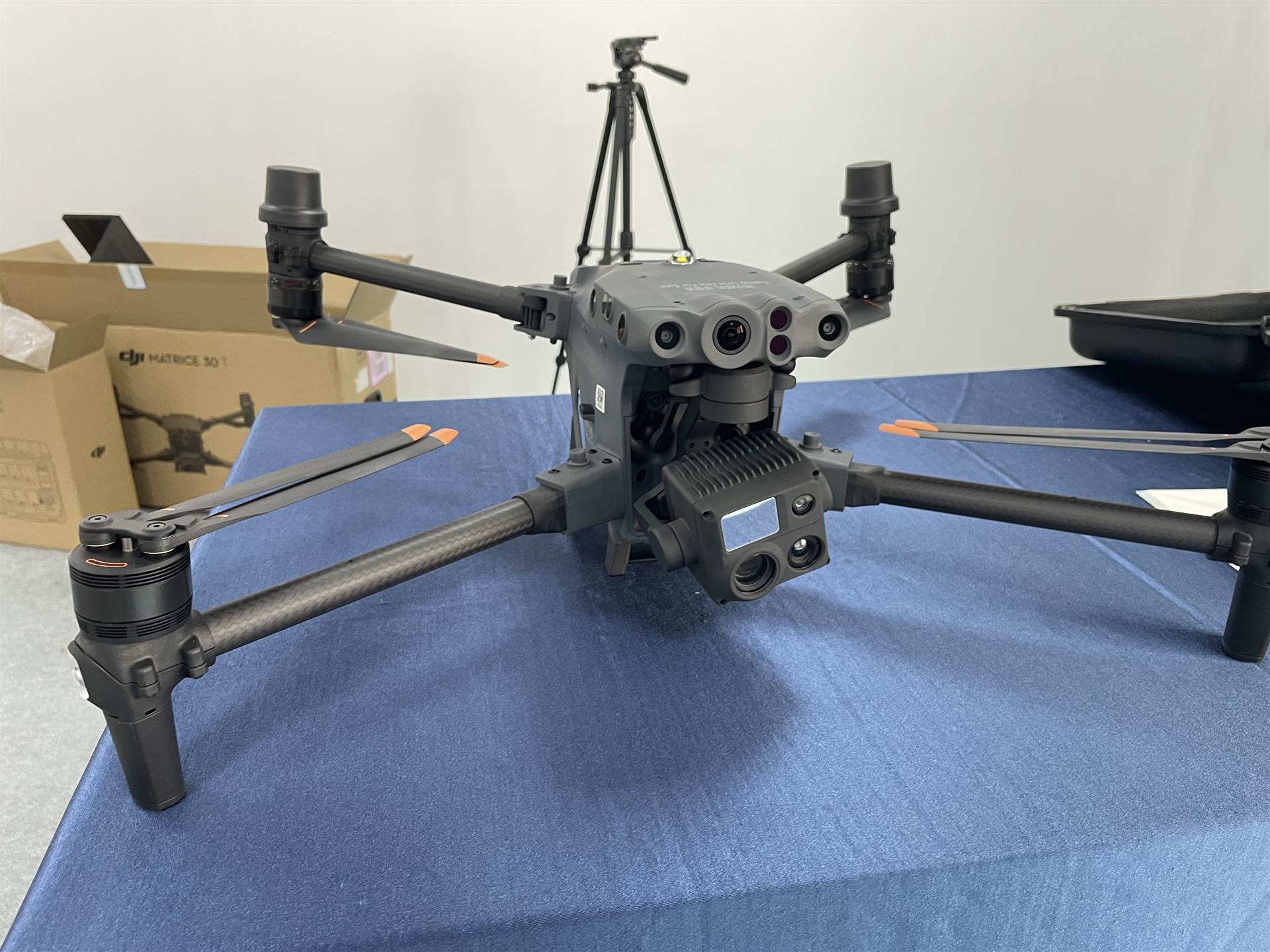 DJI无人机防汛应用巡检提坝-经纬M30T