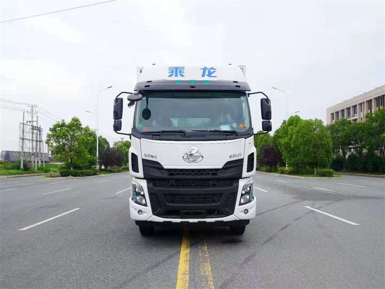 二手优质重汽6米8高顶双卧轻奢版冷藏车 黄牌冷链车