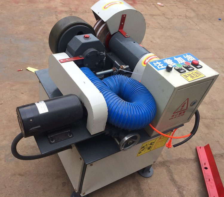 Small round pipe polishing machine, iron pipe aluminum pipe polishing machine, multi-station polishing and rust removal machine