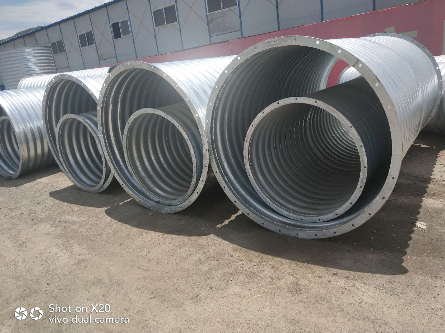 Large diameter spiral integral assembly corrugated culvert pipes are corrosion-resistant, durable, and easy to install