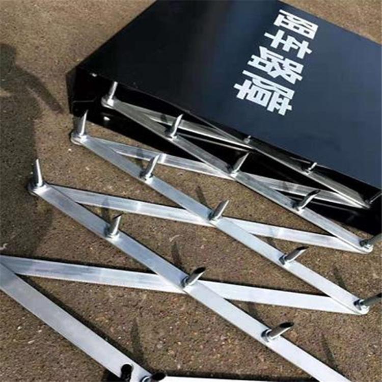 天恒博达不锈钢手动阻车路障 8m米手动路障 伸缩手动路障