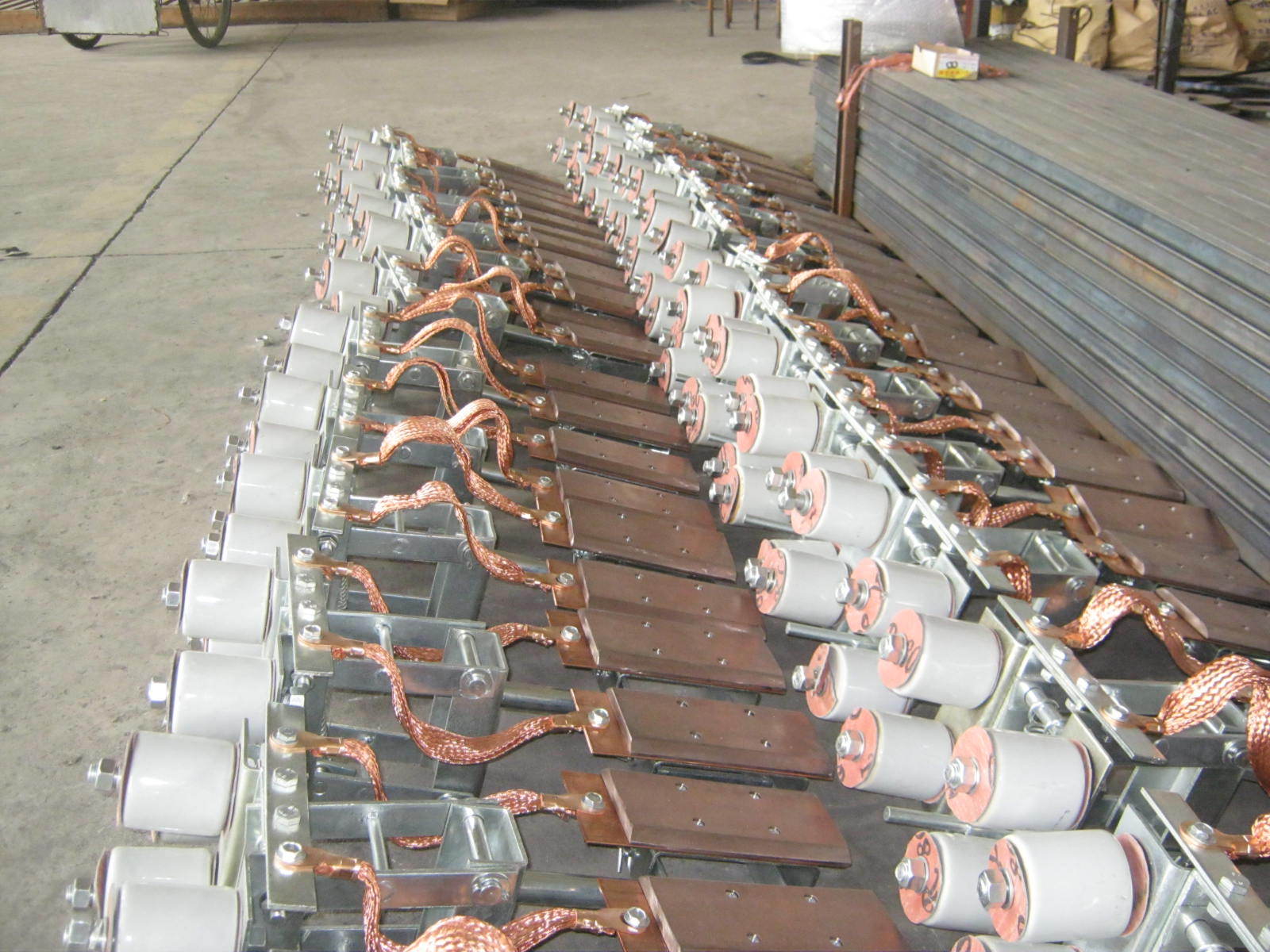 集电器,单极集电器320A,钢体集电器1200A，滑触线集电器，碳刷片