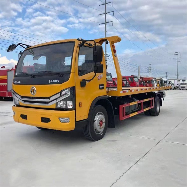 东风多利卡D8一拖二清障车 高速公路拖车救援 可按揭