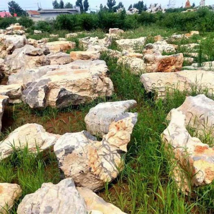 Fake and low-cost revetment stones are commonly used in parks, with various specifications available for Qingpeng Garden landscape