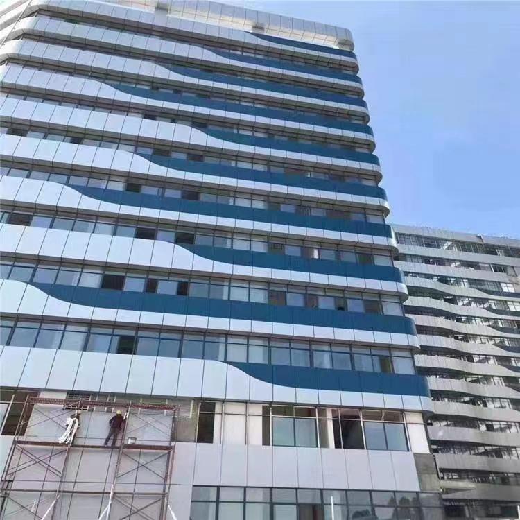 The glass curtain wall has good light transmittance, thermal insulation, sound insulation, and tempered glass material, which is easy to install and disassemble