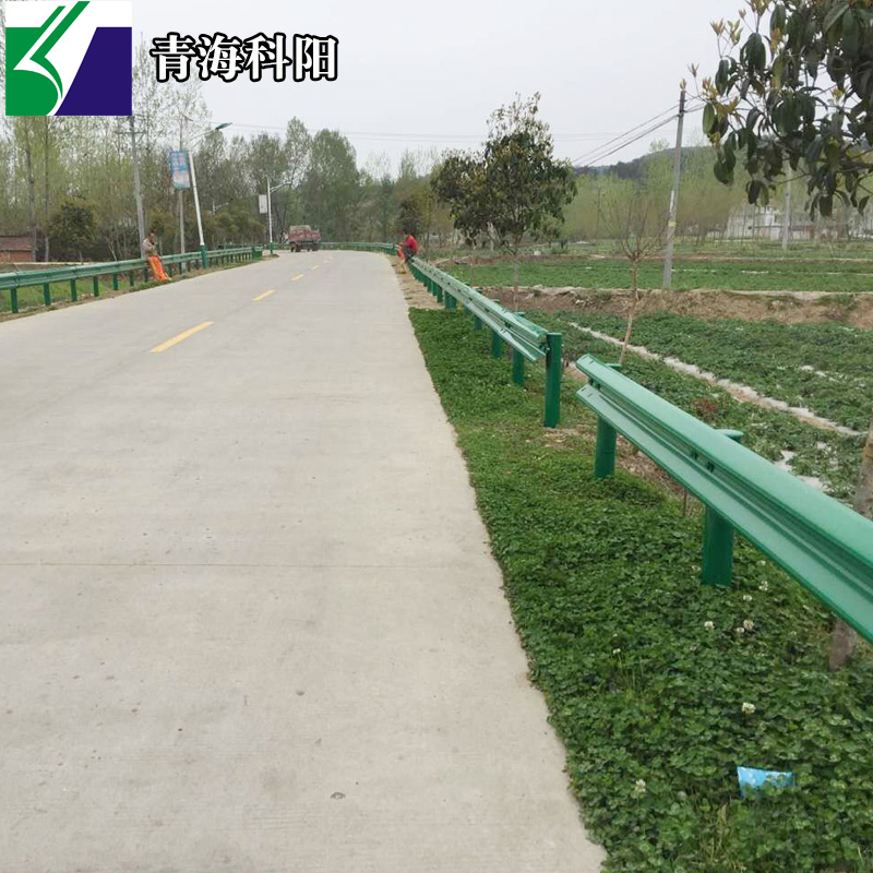 Manufacturer of hot-dip galvanized double wave three wave guardrail for rural road anti-collision guardrail plate