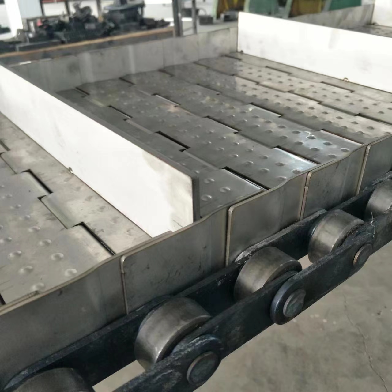 Feiyang conveyor has diverse specifications, beautiful and elegant, aging resistant and corrosion-resistant stainless steel conveying equipment