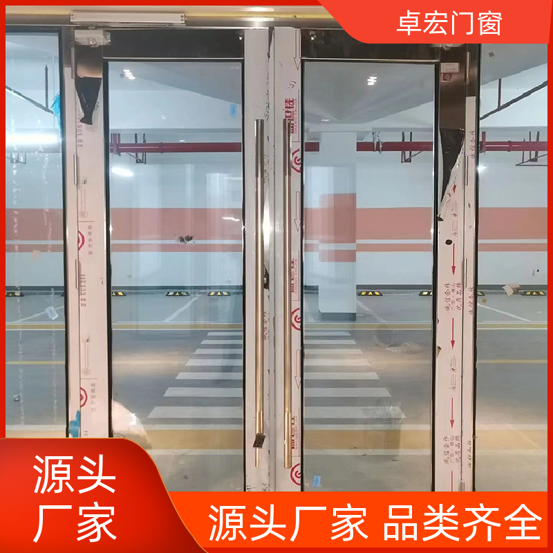 卓宏门窗承接工程甲乙丙级木质防火门现货直发消防通道门厂家供应