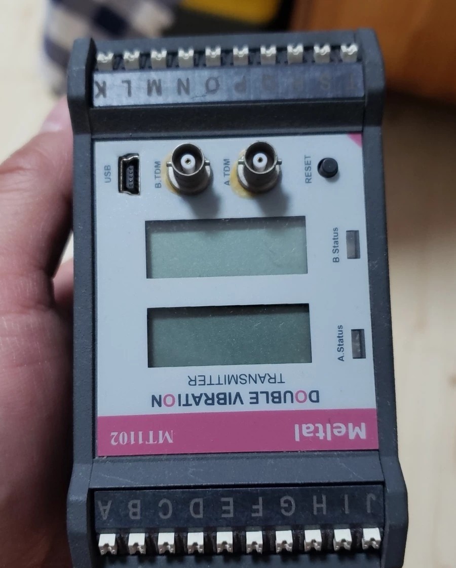 MT1102-02-02 双通道振动变送器 原装现货包邮特惠供应议价