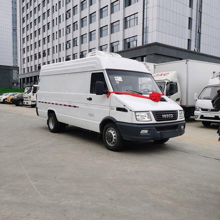 国六依维柯厢式冷藏车 长轴容积约8方 小型面包疫苗冷藏保温车