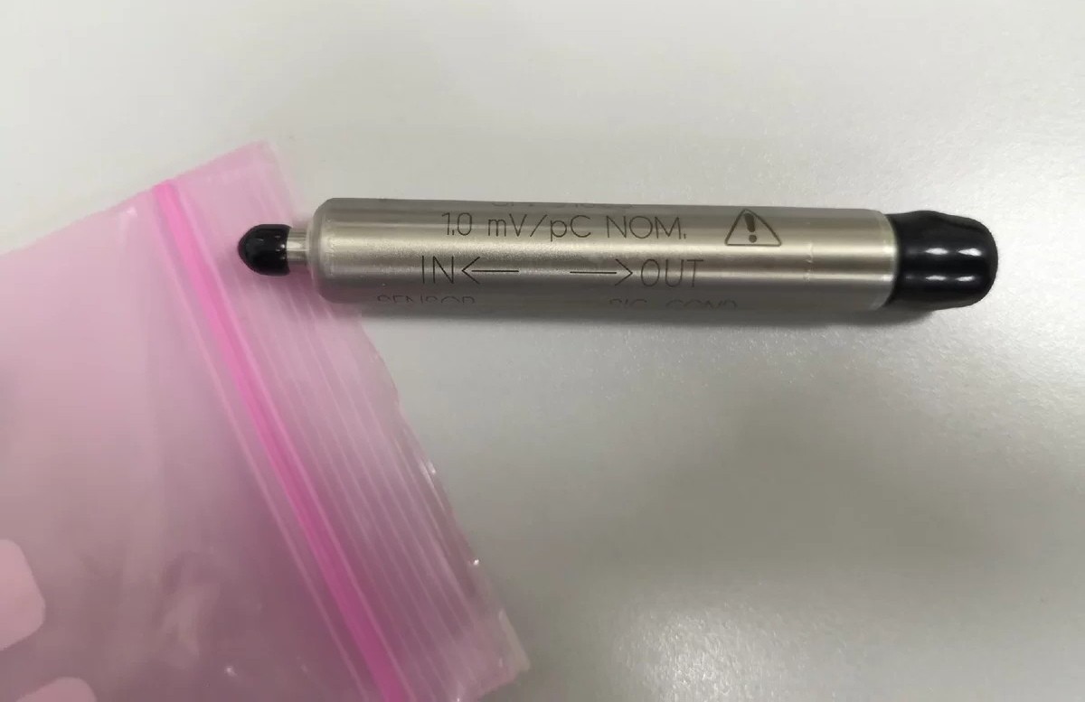 美国PCB公司 在线电荷转换器 422E53 全新原装现货实物拍摄议价