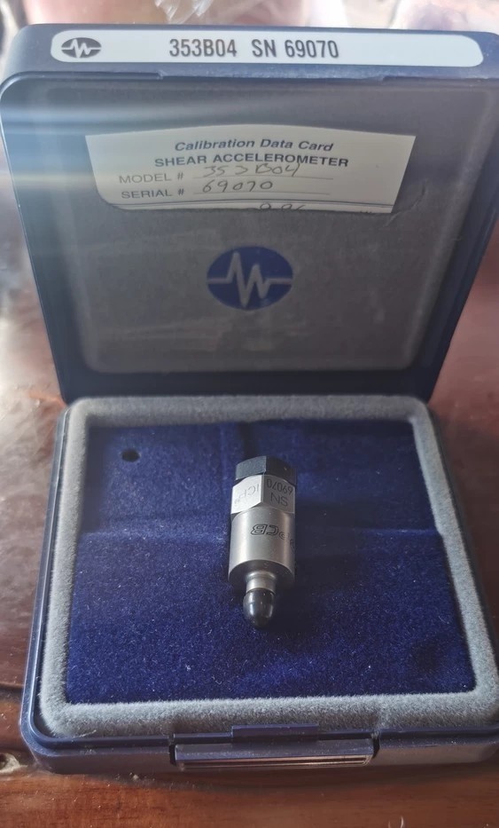 美国PCB传感器 piezotronics 353B04 SN 69070 全新现货包邮议价