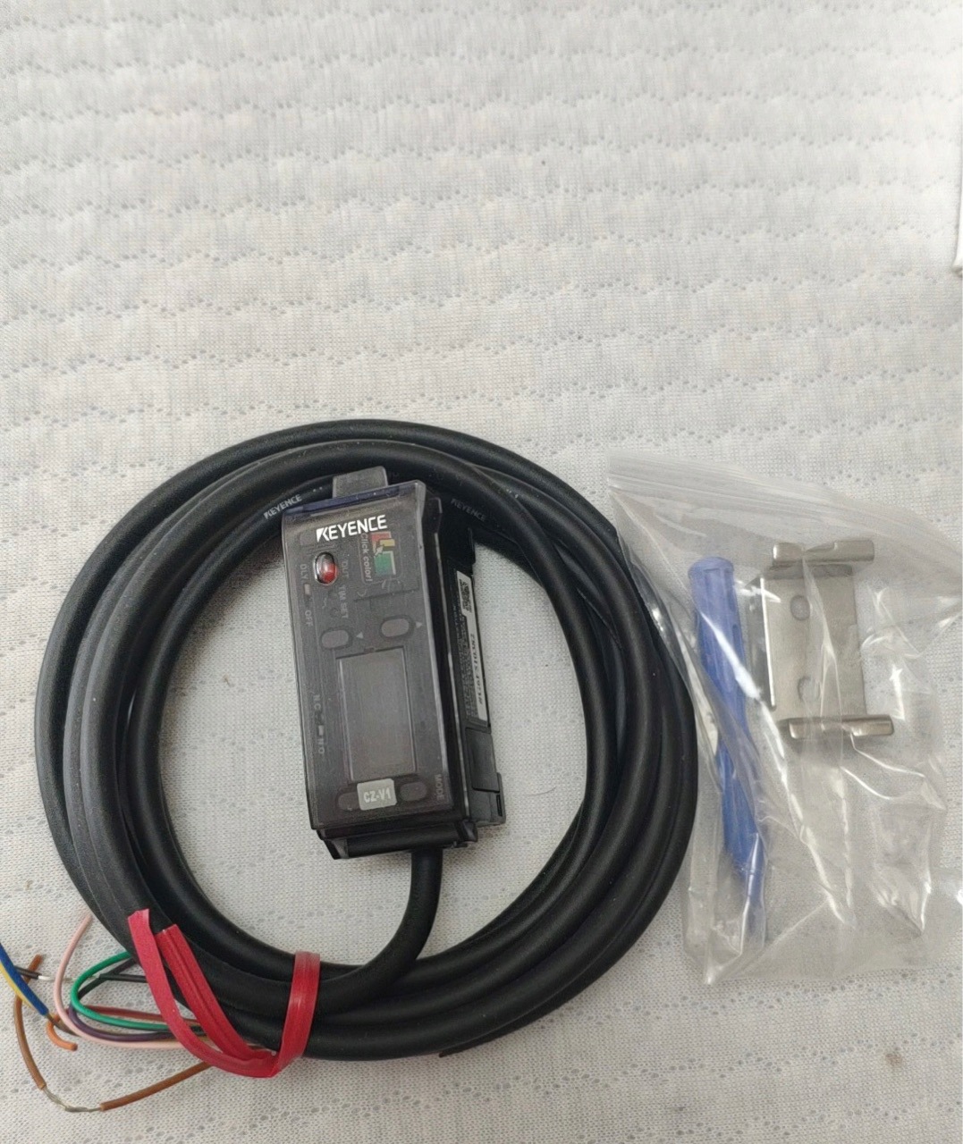 KEYENCE基恩士 CZ-V1色标传感器 全新原装正品现货实拍议价包邮