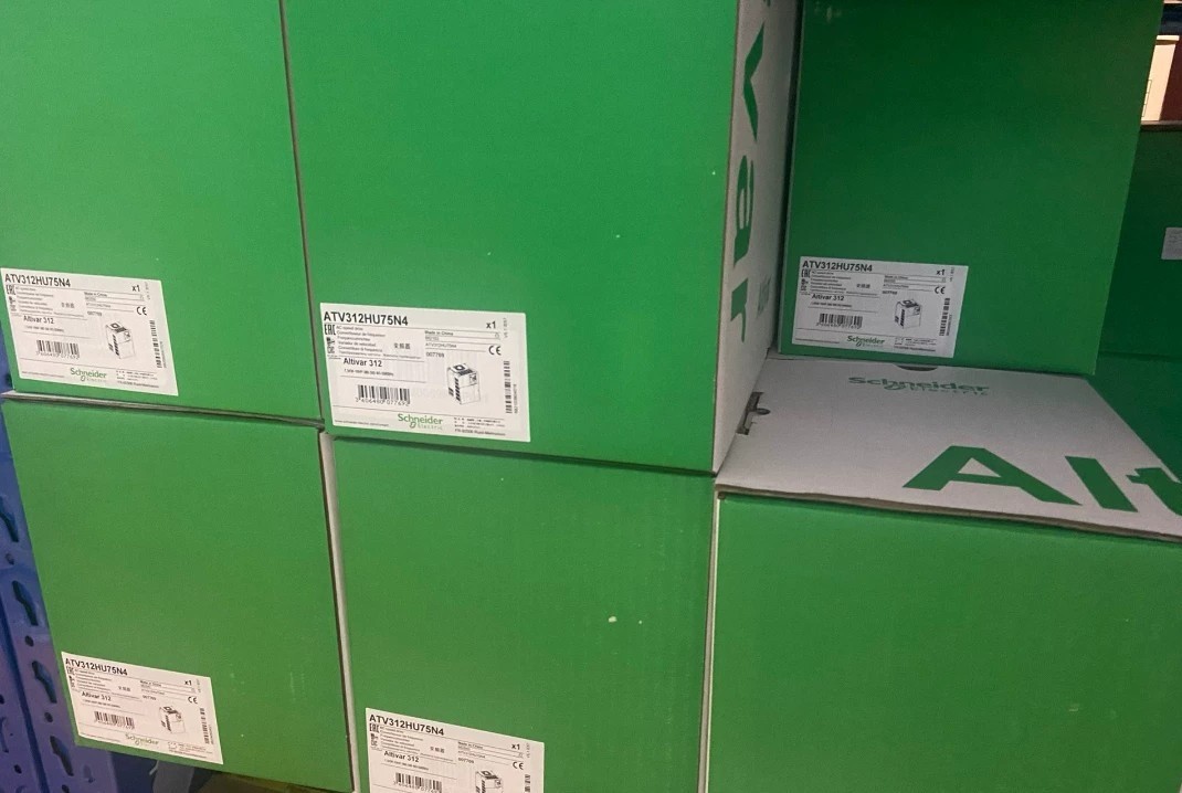 供应施耐德ATV320U15N4B变频器 全新原装正品现货实物拍摄议价包邮
