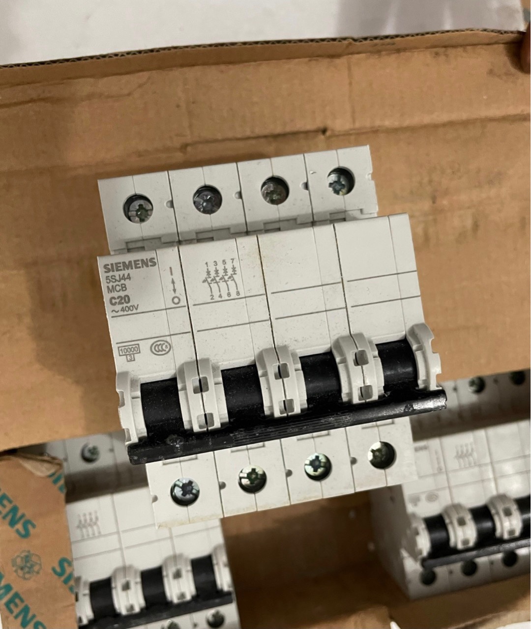 低价供应全新正品西门子小型断路器 5SJ 444P 20A原装现货实拍议价
