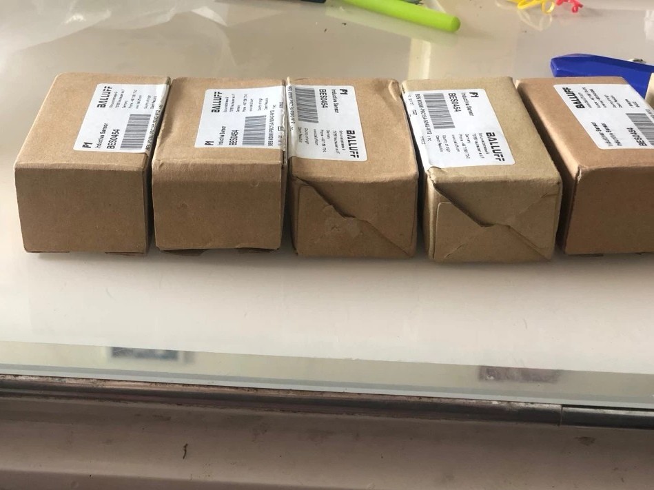 全新巴鲁夫BES0454感应器 BES M30MI-PSC15A S04G-W12 现货议价