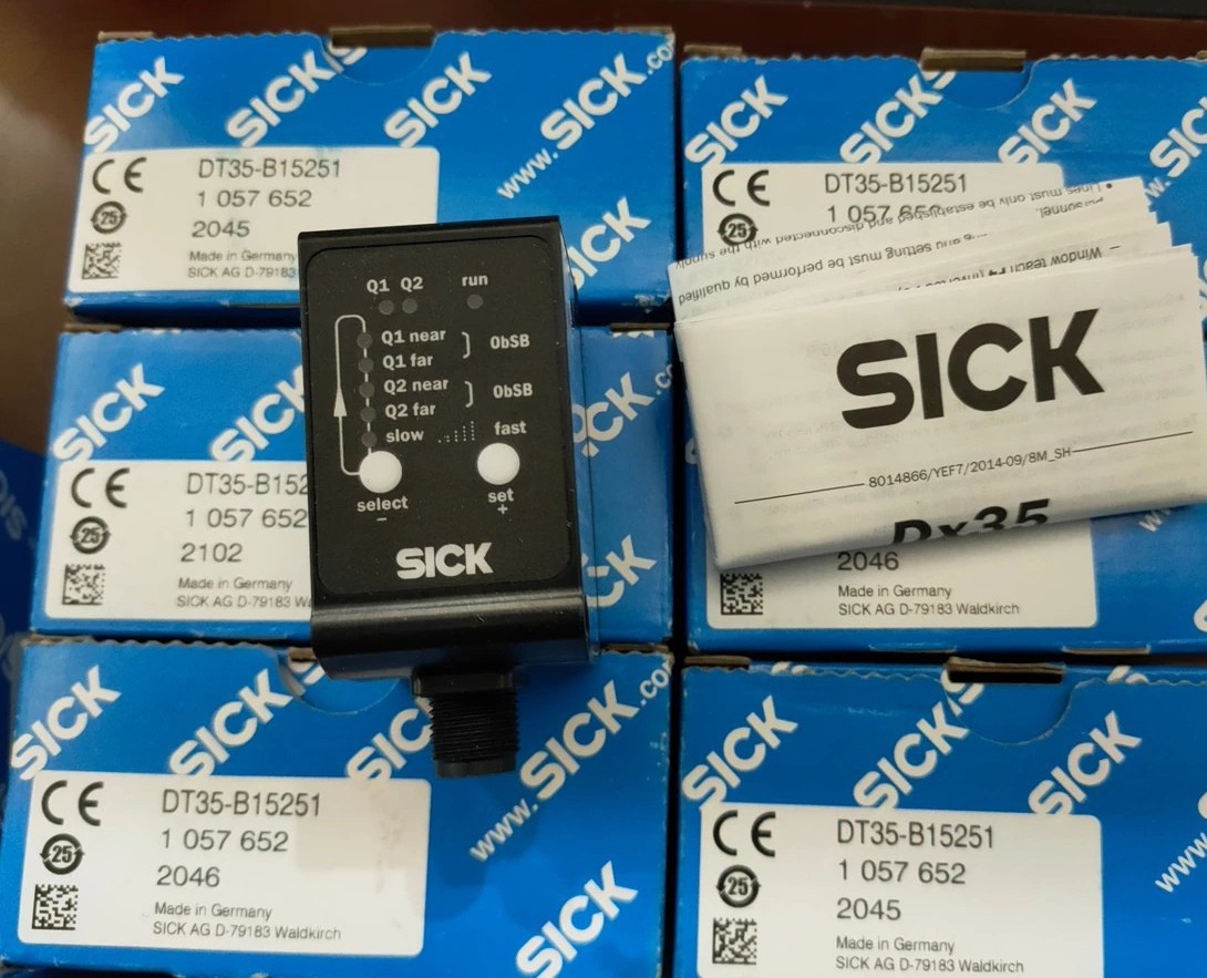 SICK西克激光测距传感器 DT35-B15251 全新原装现货实物拍摄议价