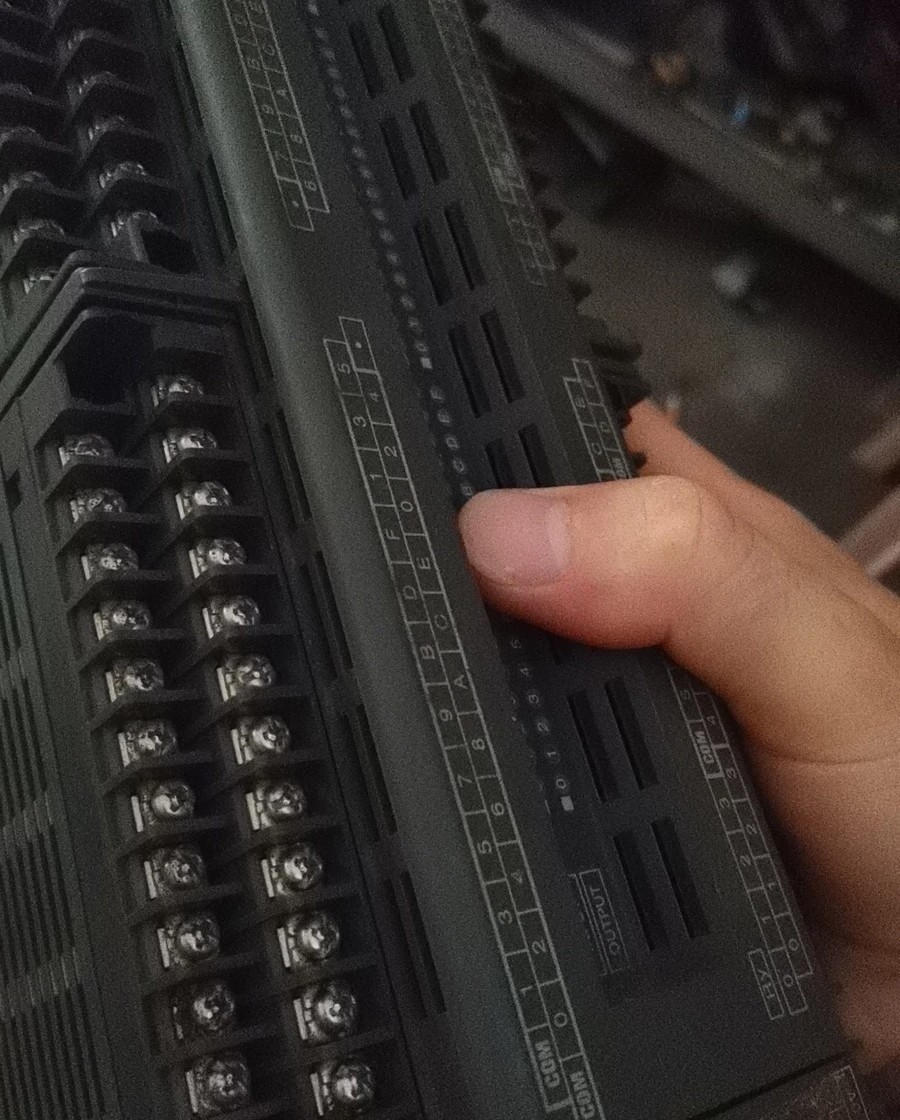 富士NB2U90R-11控制器模块 拆机现货实拍质保一年优惠供应议价
