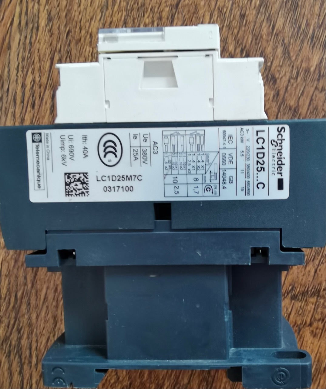 低价供应施耐德LC1D09M7C接触器 全新原装正品现货实物拍摄议价