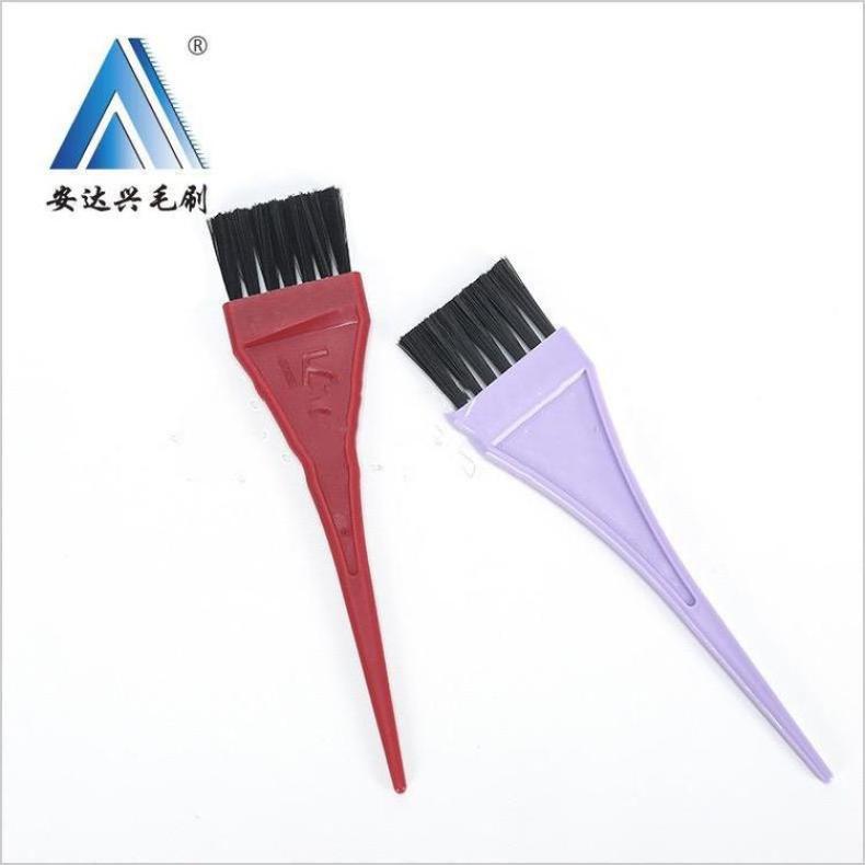 Xingmao Brush is a professional manufacturer of various plastic Makeup brush, which can be used to plant hair for customers