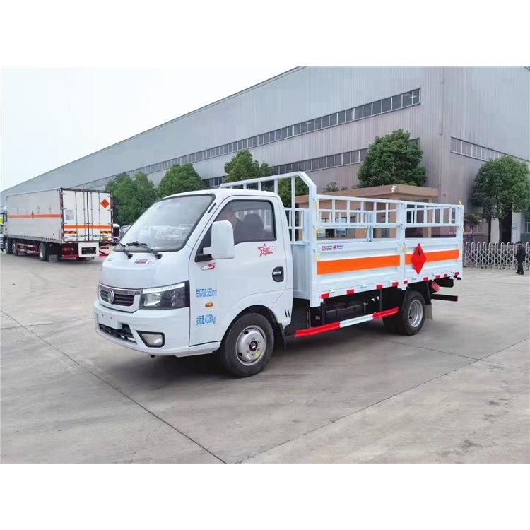 蓝牌东风途逸4米厢长易燃气体厢式运输车 适合工厂城市气瓶运送