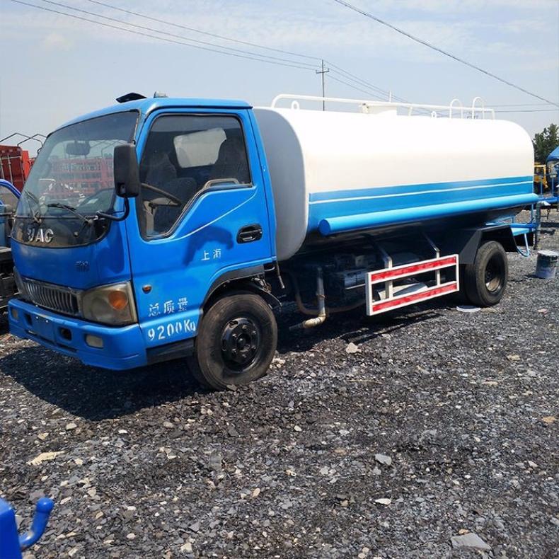 Five ton sprinkler truck, 10 cubic meters, 5 to 15 ton blue brand green sprinkler truck, with a one-year warranty of Hengda