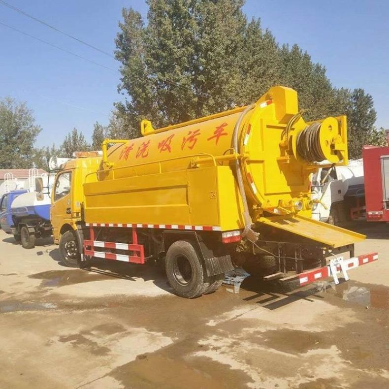 High pressure cleaning and suction vehicle, multifunctional large road suction vehicle, Dongfeng Dolika sewage discharge vehicle