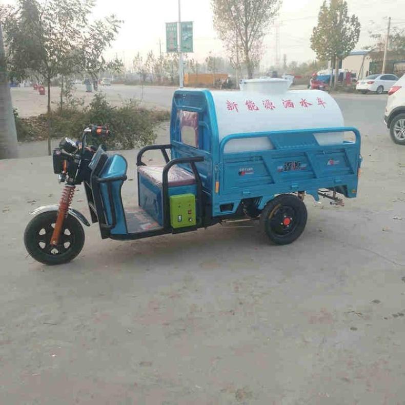 Electric cleaning vehicle manufacturer Hengda customizes a four wheel sprinkler with multifunctional three wheels