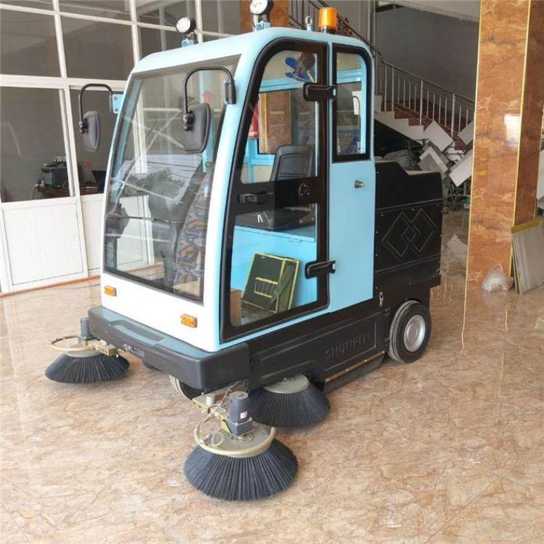 Electric road sweeper, small sweeper, sprinkler, and vacuum cleaner, scenic area property management school, urban and rural road surface cleaning, Hengda