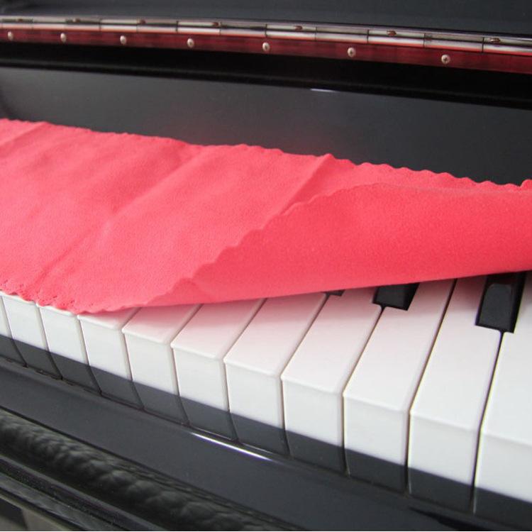 The manufacturer provides Piano piano gloves with double-sided velvet material, piano cover fabric, key cleaning set, and wiping cloth