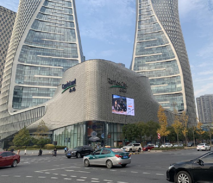 杭州户外广告 江干区来福士广场墙面led大屏招商 商圈推广找朝闻通