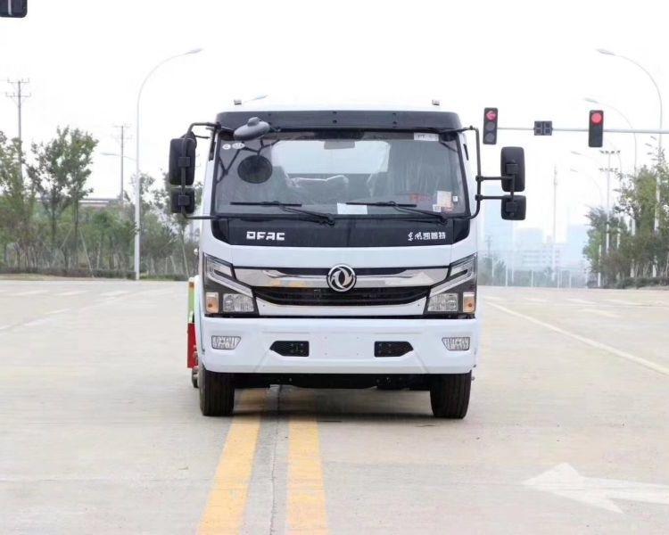东风多利卡9吨洒水车 一代经典 包送到 包上户 生产厂区