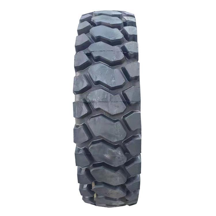 宽体自卸车轮胎1200R20工业胎12.00R24钢丝胎港口吊车胎耐磨三包