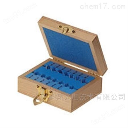 镜头和滤镜套件的空木箱