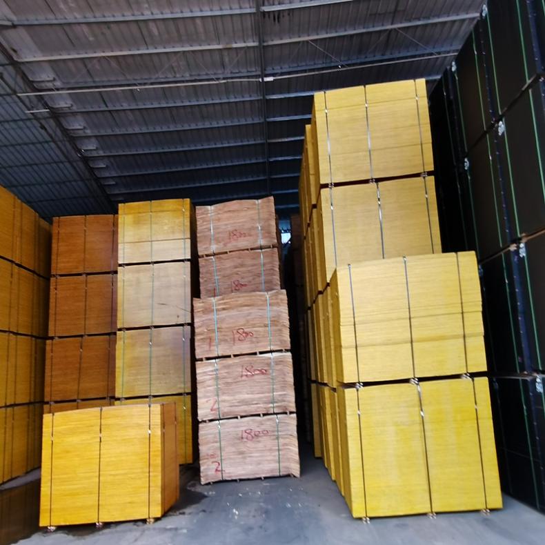 建筑专用大小红板 怪兽木业生产质量好 4A板芯 高端板 模板出口