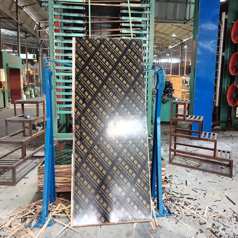 规格5*10 工程足尺长 辐射松 怪兽木业建筑木方条品质好