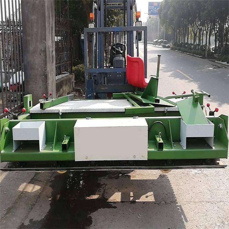 中拓操场跑道铺装机 智能化橡胶颗粒平铺机 塑胶跑道铺设机